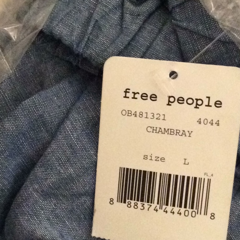 NWT Free People Chambray Show Some Shoulder Top - Picture 6 of 6